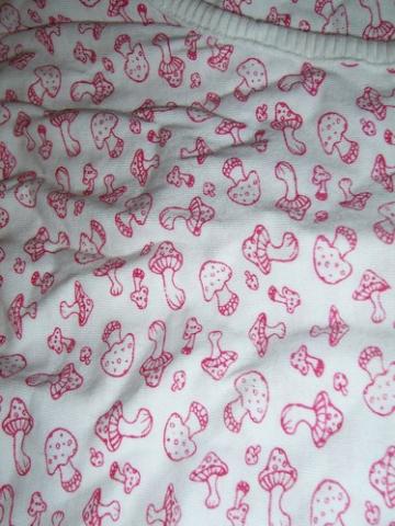 Daiktas Mielas džemperiukas su grybais. M