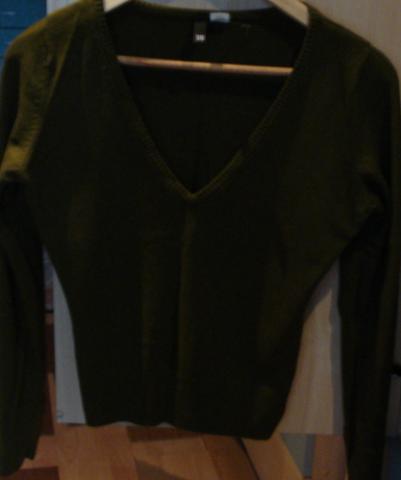 Daiktas tamsiai zalias megstukas