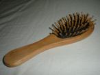 Daiktas Mažas medinis plaukų šepetys