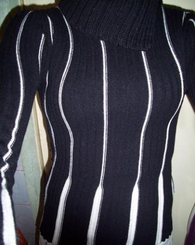 Daiktas Dryžuotas megztinis. 