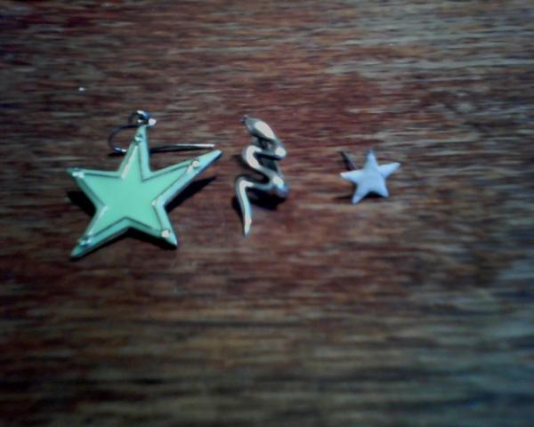 Daiktas Auskariukai  be poros ;Dp