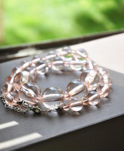 Daiktas skaidrūs karoliai