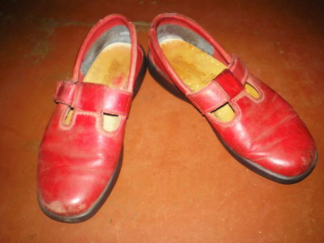 Daiktas Raudoni batukai 37d.