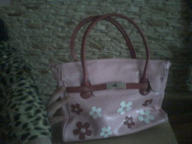 Daiktas romantiska rozine tasyte 