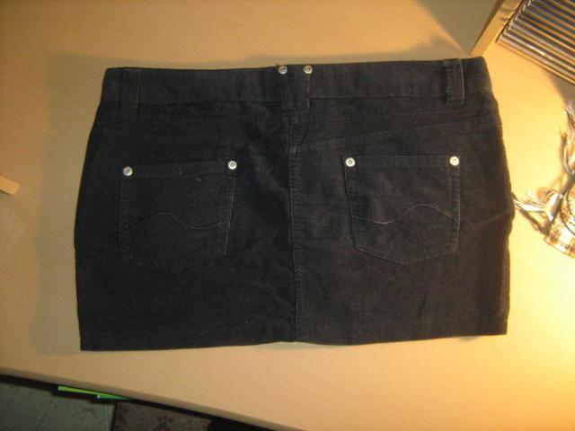 Daiktas velvetinis sijonelis