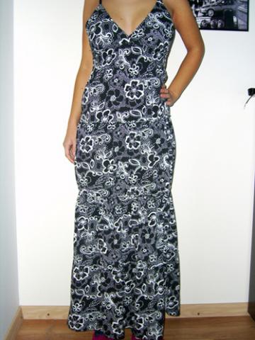 Daiktas suknele iki zemes