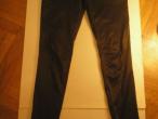 Daiktas kelnes!