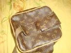 Daiktas Louis Vuitton tašė per petį