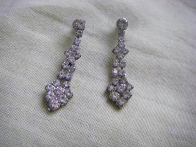 Daiktas vakariniai smulkus auskariukai