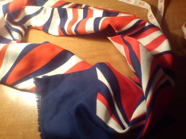 Daiktas Raudonai baltai mėlynas šalikėlis