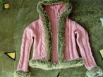 Daiktas Rožinis megztinukas su kailiukais
