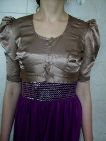 Daiktas Kreminės spalvos, šilkinis idomus drabužėlis, ~S