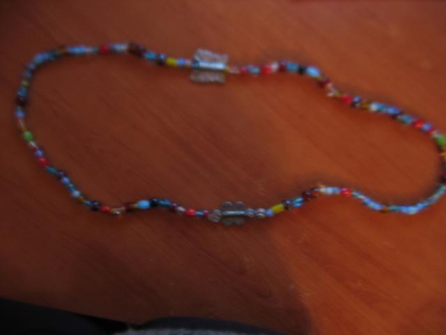 Daiktas karoliai spalvoti