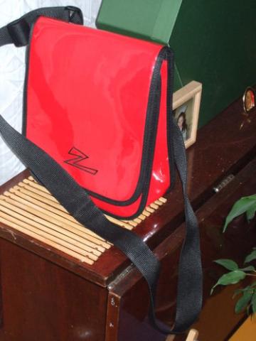 Daiktas Raudona tašė