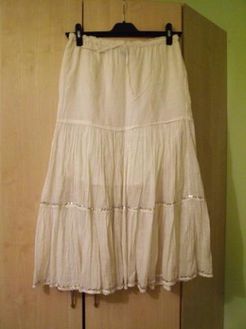 Daiktas Ilgas baltas sijonas.