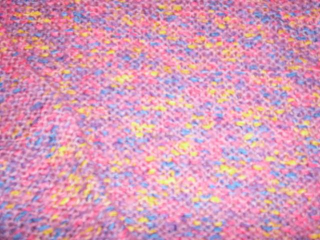 Daiktas spalvotas megztukas