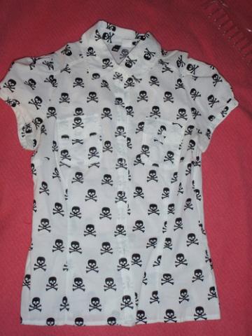 Daiktas marskinukai su kaukolytem