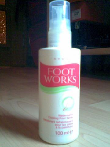 Daiktas Gaivinamasis pėdų purškiklos AVON