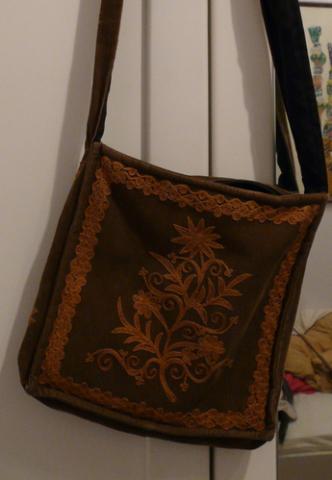 Daiktas rankine per peti(rez)