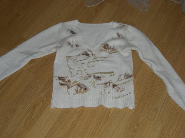 Daiktas Moteriska bliuskute