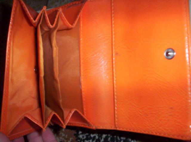 Daiktas didelė oranžinė piniginė