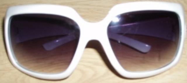 Daiktas Akiniai [ rez ]  ;>