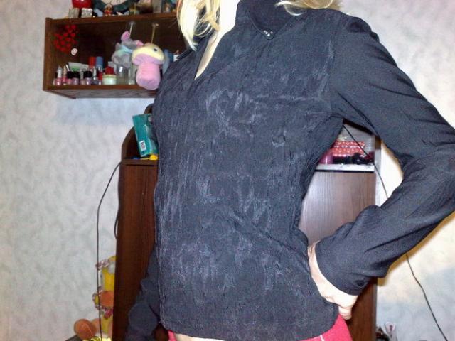 Daiktas juoda bliuskute s dydis