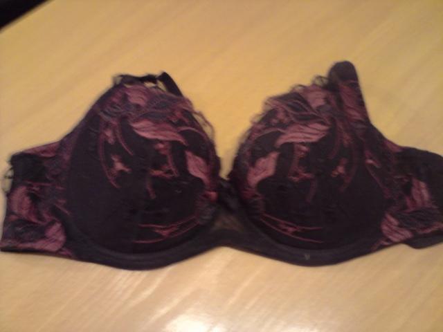 Daiktas latviskas juodas su gelytem liemenukas 