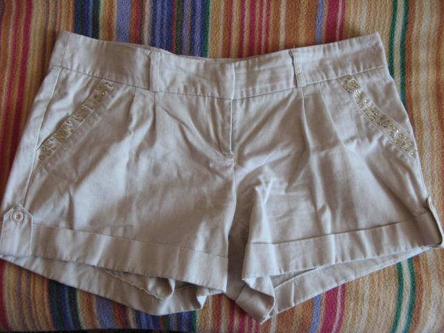 Daiktas Šviesūs šortai 