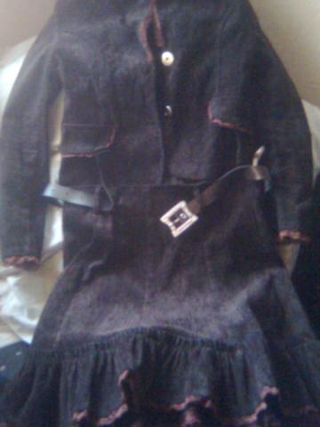 Daiktas kostiumelis moteriskas sijonelis ir svarkelis