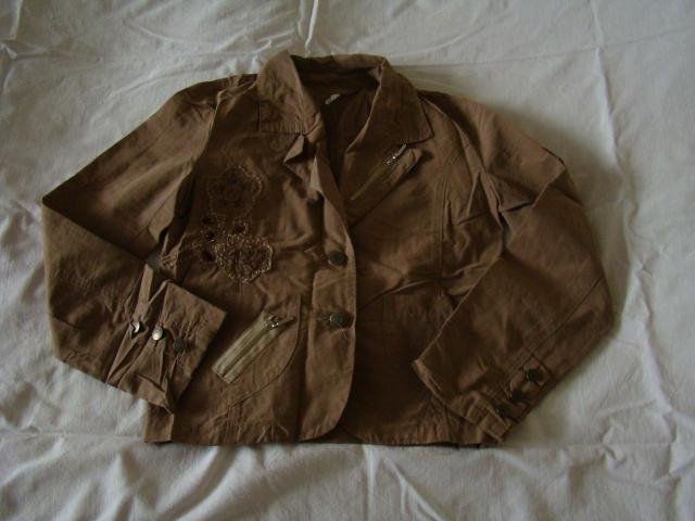 Daiktas Rudas švarkelis (XS)