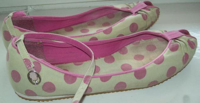 Daiktas Vasariški ryškūs taškuoti bateliai iš WAWA