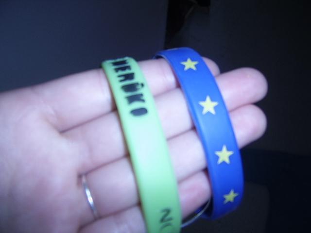 Daiktas dvi apyrankes