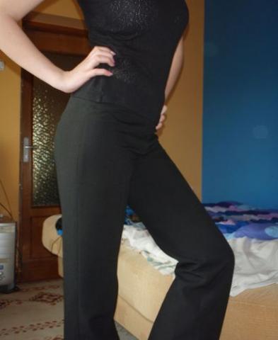 Daiktas juodos klasikines kostiumines kelnes