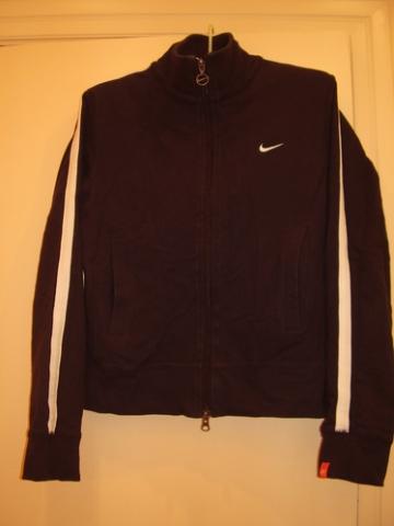 Daiktas NIKE juodas bliuzonas