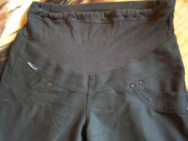 Daiktas klasikines juodos kelnes nesciai