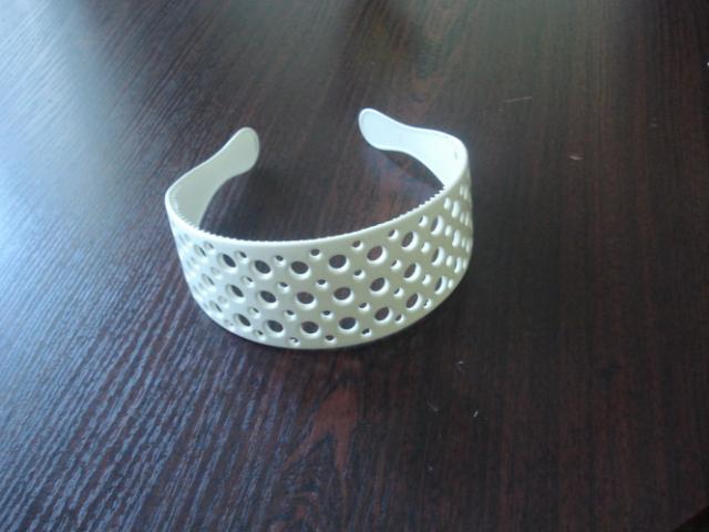 Daiktas baltas lankelis(rez)