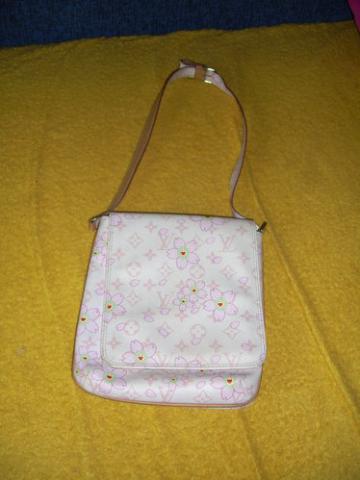 Daiktas rankine/tase