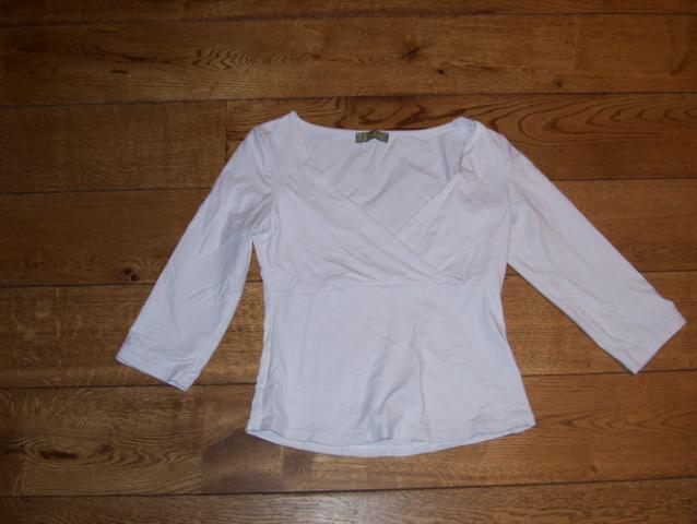 Daiktas Balta bliuskute