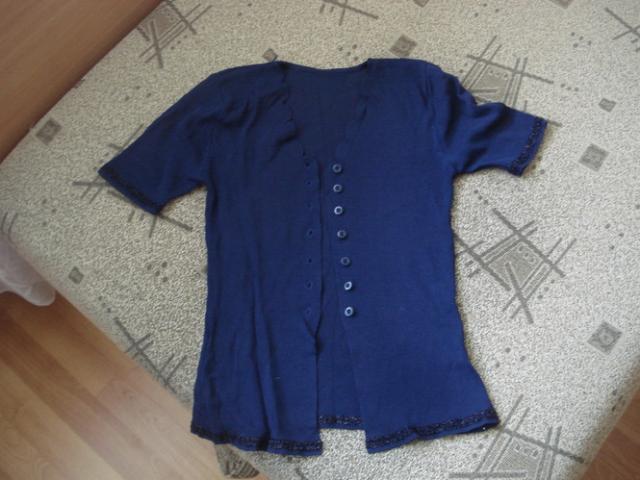 Daiktas sauni trumpomis rankovemis bluskutė