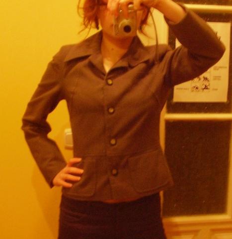 Daiktas pilkas švarkas