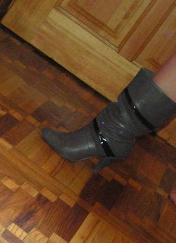 Daiktas nerealus pilki aukstakulniai