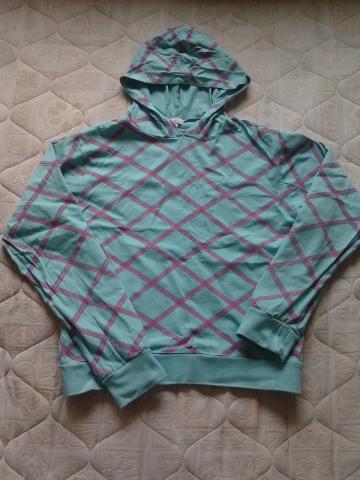 Daiktas Žydras džemperis su kapišonu