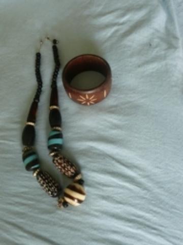 Daiktas Indiški karoliai ir apyrankė (rez.)