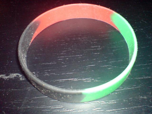 Daiktas spalvota apyrankė