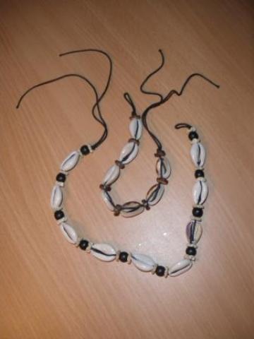 Daiktas Apyranke ir karoliai