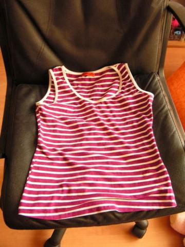 Daiktas ryški aptempta maikutė