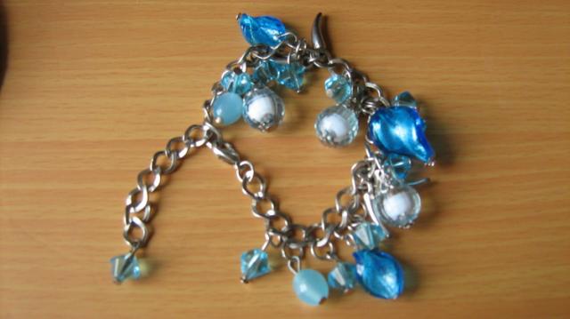 Daiktas Melyna apyrankė