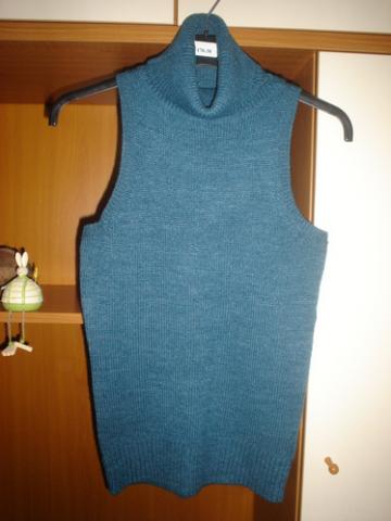 Daiktas Liemene ant marskinuku ar maikutes.Nauja