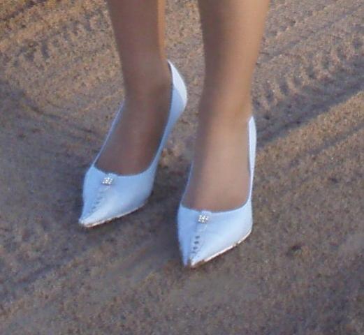 Daiktas melsvi bateliai